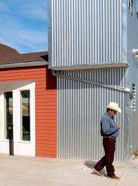 03_LaborHousing.jpg